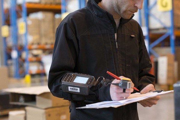 Contakt, workwear designed for service professions
